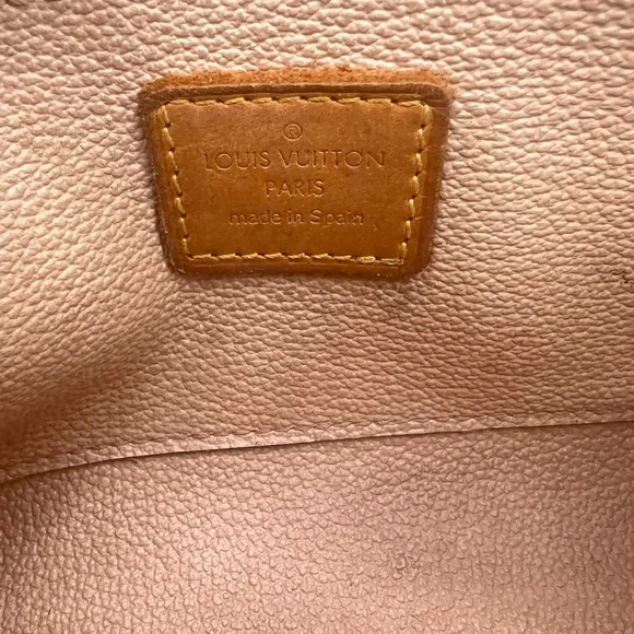 Louis Vuitton Cosmetic Monogram Pouch - Picture 13 of 16